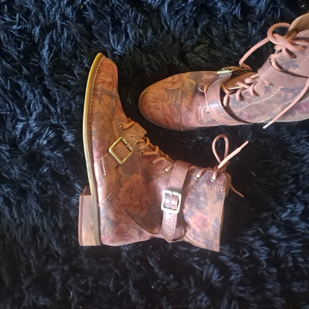 Latigo Brown Ankle Boots